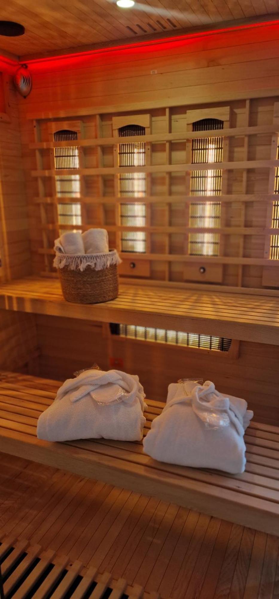 Spa Love Ceglana 1 A Sauna,,Jaccuzi Dla Dwojga Na Wylacznosc 지엘로나구라 외부 사진